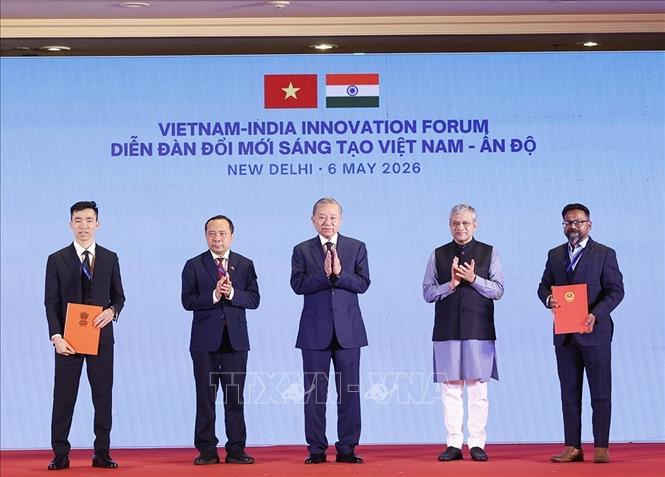  Tổng Bí thư, Chủ tịch nước Tô Lâm chứng kiến trao các văn kiện, thoả thuận hợp tác giữa 2 nước. Ảnh: Thống Nhất – TTXVN