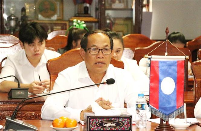 Ông Khamhou Onmani, Giám đốc Sở Tài chính tỉnh Xekong, phát biểu tại Hội nghị. Ảnh: Xuân Tú - PV TTXVN tại Lào