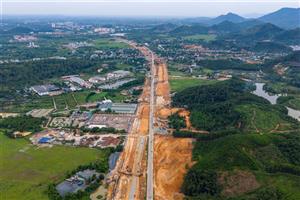 Hiện trạng đường nối đại lộ Thăng Long với cao tốc Hà Nội - Hòa Bình sắp thông tuyến