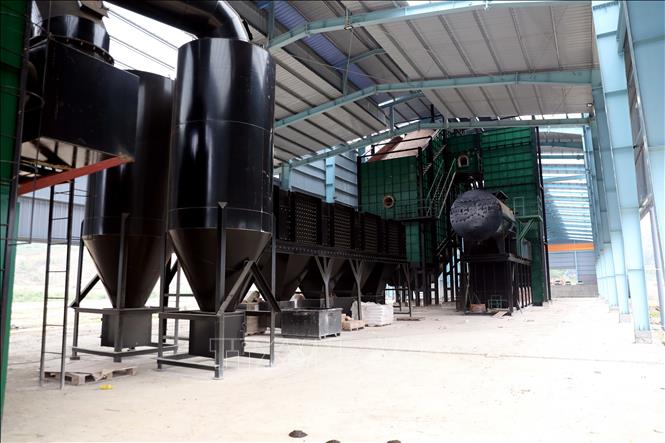 Hệ thống lò đốt rác đã được lắp đặt hoàn thiện, sẵn sàng vận hành thử nghiệm. Ảnh: Quang Cường – TTXVN