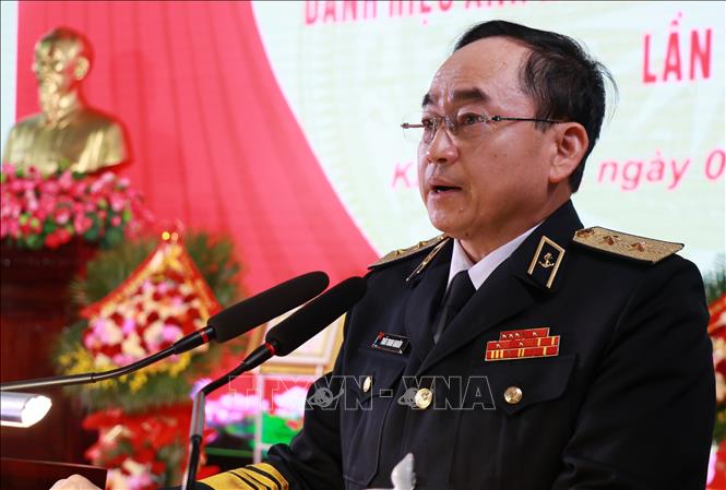 Phó Đô đốc Trần Thanh Nghiêm, Tư lệnh Quân chủng Hải quân phát biểu chỉ đạo tại buổi lễ. Ảnh: Phan Sáu - TTXVN