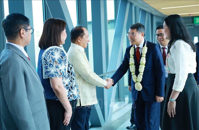 Thủ tướng Lê Minh Hưng bắt đầu chuyến tham dự Hội nghị Cấp cao ASEAN lần thứ 48 tại Cebu, Philippines. Ảnh: Dương Giang – TTXVN 
