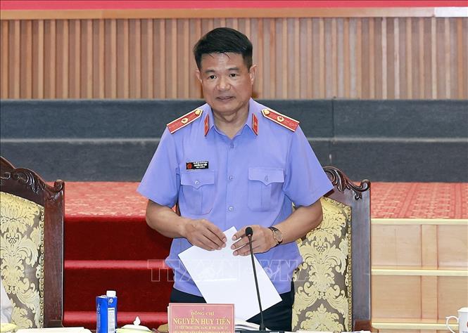 Viện trưởng Viện Kiểm sát nhân dân tối cao Nguyễn Huy Tiến phát biểu. Ảnh: Doãn Tấn - TTXVN