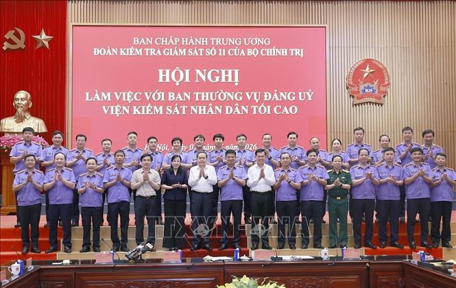 Chủ tịch Quốc hội Trần Thanh Mẫn với đại biểu. Ảnh: Doãn Tấn - TTXVN
