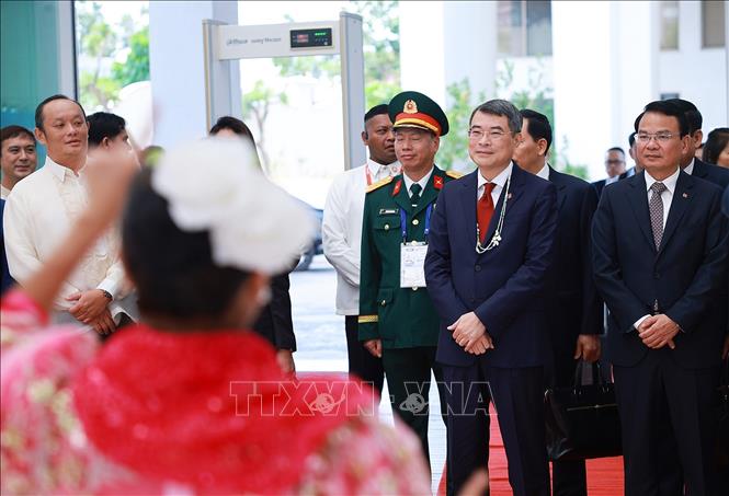 Lễ đón Thủ tướng Lê Minh Hưng tham dự Hội nghị Cấp cao ASEAN lần thứ 48 tại Cebu, Philippines. Ảnh: Dương Giang – TTXVN 
