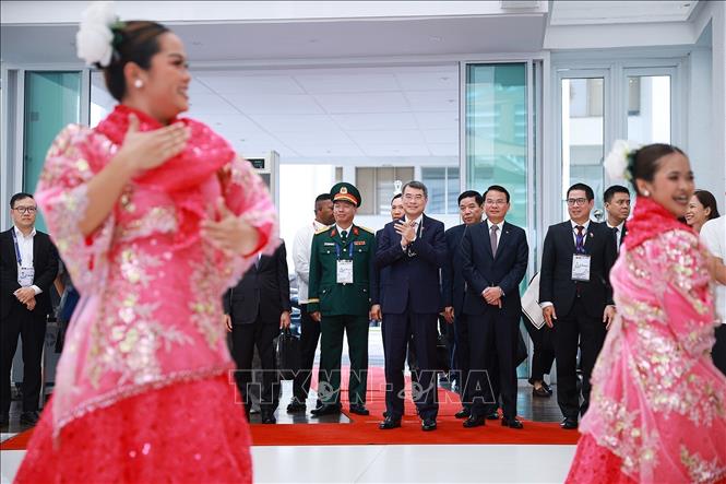 Lễ đón Thủ tướng Lê Minh Hưng tham dự Hội nghị Cấp cao ASEAN lần thứ 48 tại Cebu, Philippines. Ảnh: Dương Giang – TTXVN 
