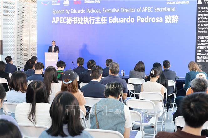 Quang cảnh Ngày đổi mới toàn cầu “khoa học công nghệ vì nhân dân” tại quân Nam Sơn. Ảnh: Công Tuyên - PV TTXVN tại Trung Quốc