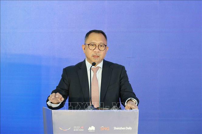 Giám đốc điều hành Ban thư ký APEC Eduardo Pedrosa phát biểu tại Ngày đổi mới toàn cầu “khoa học công nghệ vì nhân dân” tại quân Nam Sơn. Ảnh: Công Tuyên - PV TTXVN tại Trung Quốc