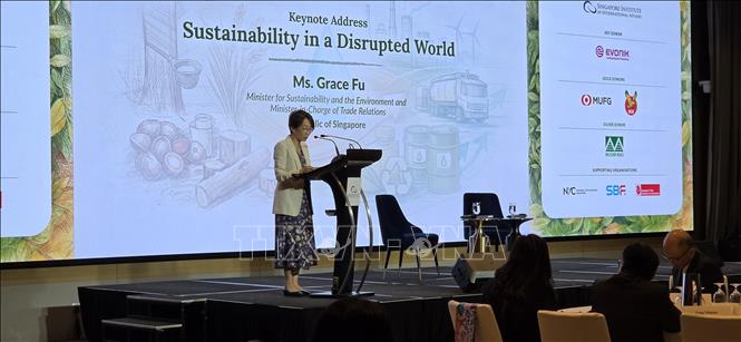Bộ trưởng Phát triển bền vững và Môi trường Singapore Grace Fu phát biểu tại Đối thoại lần thứ 13 về Tài nguyên Thế giới bền vững. Ảnh: Việt Dũng - P/v TTXVN tại Singapore