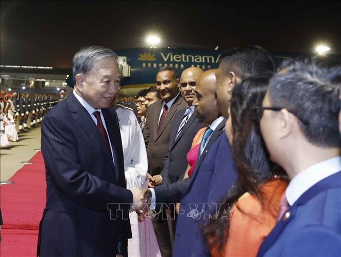 Tổng Bí thư, Chủ tịch nước Tô Lâm đến Colombo, bắt đầu chuyến thăm cấp Nhà nước tới Sri Lanka. Ảnh: Thống Nhất – TTXVN

