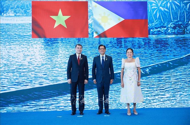 Tổng thống Philippines Ferdinand Romualdez Marcos Jr, Chủ tịch ASEAN năm 2026 đón Thủ tướng Lê Minh Hưng dự khai mạc Hội nghị Cấp cao ASEAN lần thứ 48. Ảnh: Dương Giang – TTXVN
