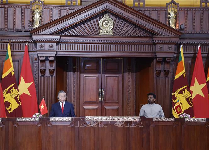 Tổng Bí thư, Chủ tịch nước Tô Lâm và Tổng thống Anura Kumara Dissanayake gặp gỡ báo chí nhân thăm chuyến cấp Nhà nước Sri Lanka. Ảnh: Thống Nhất – TTXVN
