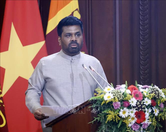 Tổng thống Anura Kumara Dissanayake phát biểu tại buổi gặp gỡ báo chí. Ảnh: Thống Nhất – TTXVN