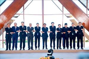Thủ tướng dự Phiên họp hẹp Hội nghị Cấp cao ASEAN lần thứ 48