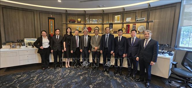 Đoàn đại biểu Việt Nam cùng Trung tâm hoà giải quốc tế Singapore tại buổi làm việc. Ảnh: Việt Dũng - PV TTXVN tại Singapore