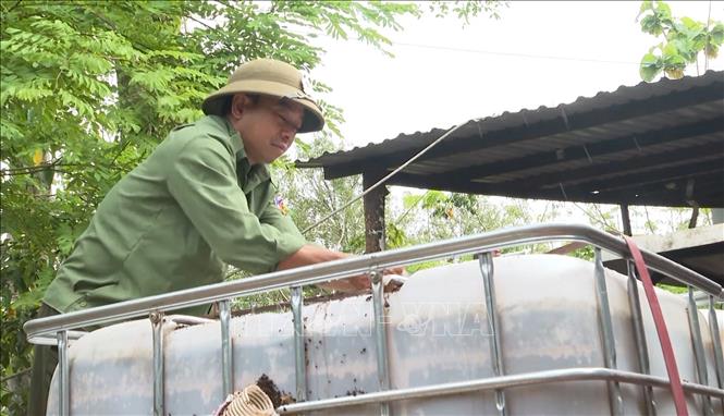 Lực lượng bảo vệ rừng luôn trong trạng thái sẵn sàng xử lý khi phát hiện dấu hiệu cháy. Ảnh: Đậu Tất Thành – TTXVN.