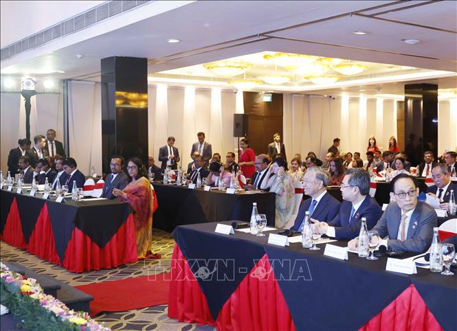 Tổng Bí thư, Chủ tịch nước Tô Lâm và Thủ tướng Sri Lanka Harini Amarasuriya dự diễn đàn doanh nghiệp Việt Nam - Sri Lanka. Ảnh: Thống Nhất – TTXVN 