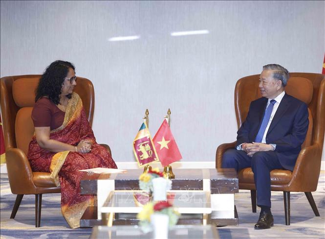 Party General Secretary and President To Lam meets with Speaker of Sri Lanka's Parliament Jagath Wickramaratne. VNA Photo: Thống Nhất