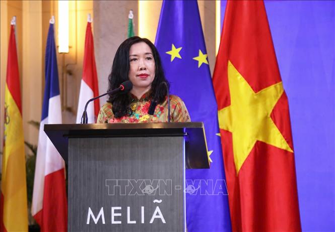Thứ trưởng Bộ Ngoại giao Lê Thị Thu Hằng phát biểu. Ảnh: Việt Đức - TTXVN 