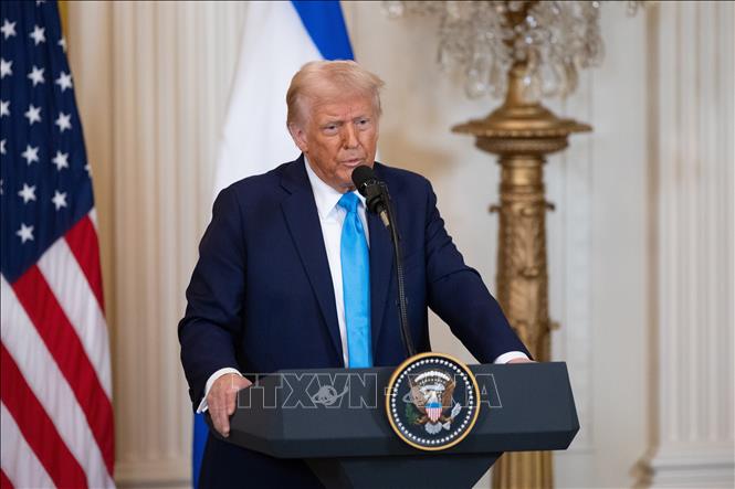 Tổng thống Mỹ Donald Trump trong cuộc họp báo tại Nhà Trắng ở Washington D.C. Ảnh: THX/TTXVN