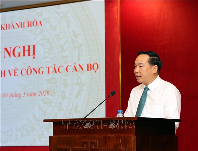 Phó Bí thư Thường trực Tỉnh ủy Hồ Xuân Trường phát biểu giao nhiệm vụ. Ảnh: Đặng Tuấn - TTXVN 