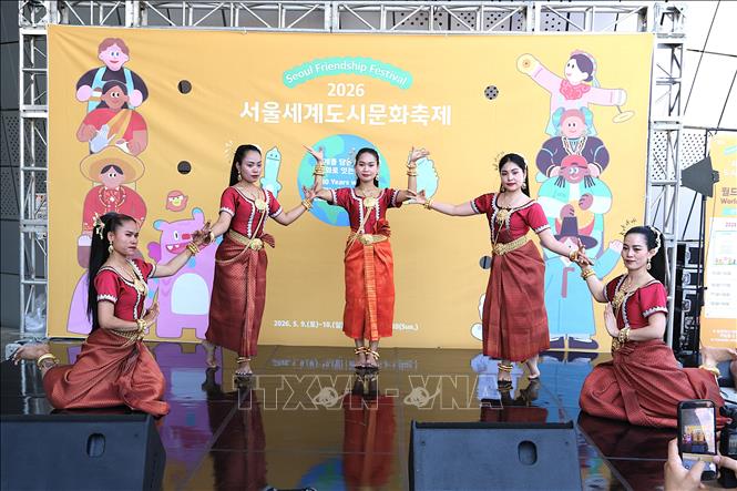 Đoàn nghệ thuật Lào tại Festival 2026. Ảnh: Khánh Vân - TTXVN tại Hàn Quốc