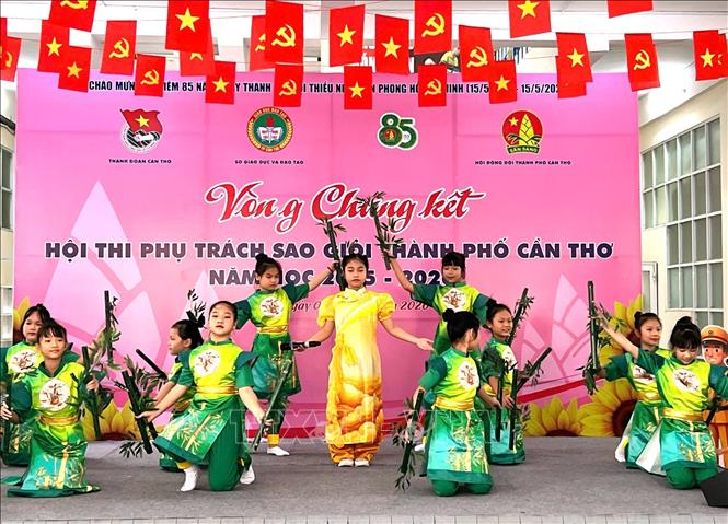 Thí sinh thể hiện trong phần thi tài năng. Ảnh: Ánh Tuyết - TTXVN