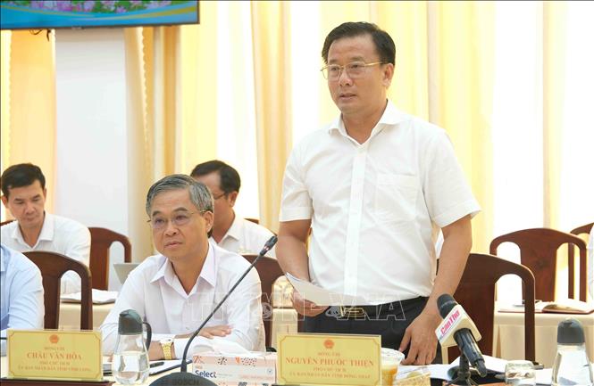 Phó Chủ tịch UBND tỉnh Đồng Tháp Nguyễn Phước Thiện phát biểu tại Hội nghị. Ảnh: Thanh Liêm - TTXVN