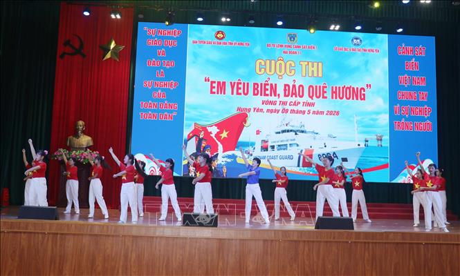 
Một tiết mục văn nghệ tại cuộc thi. Ảnh: Nguyễn Công Hải - TTXVN
