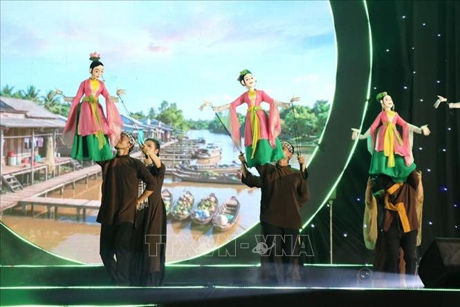 Một tiết mục múa rối đặc sắc được trình diễn tại Lễ khai mạc. Ảnh: Mạnh Minh - TTXVN