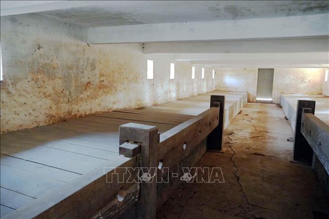 Nơi giam cầm bên trong dãy nhà lao C của Khu di tích Nhà tù Lao Bảo. Ảnh: Tá Chuyên - TTXVN