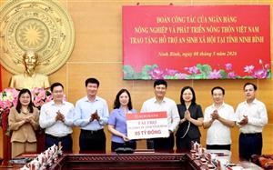 Agribank trao tặng 5 tỷ đồng an sinh xã hội tại Ninh Bình - Lan tỏa trách nhiệm cộng đồng, kiến tạo phát triển bền vững