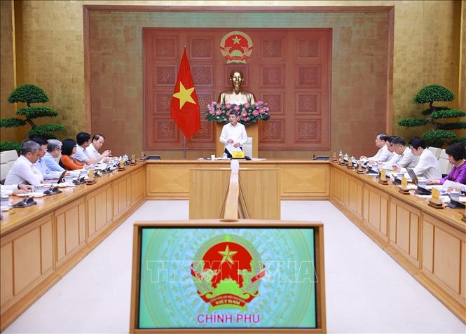 Thủ tướng Lê Minh Hưng chủ trì làm việc với lãnh đạo Bộ Tư pháp. Ảnh: Dương Giang – TTXVN
