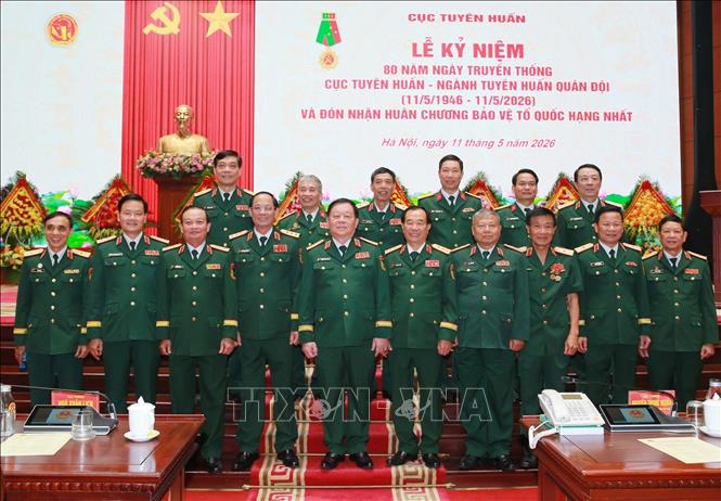 Đại tướng Nguyễn Trọng Nghĩa, Ủy viên Bộ Chính trị, Bí thư Trung ương Đảng, Chủ nhiệm Tổng cục Chính trị QĐND Việt Nam và các đại biểu. Ảnh: Trọng Đức - TTXVN