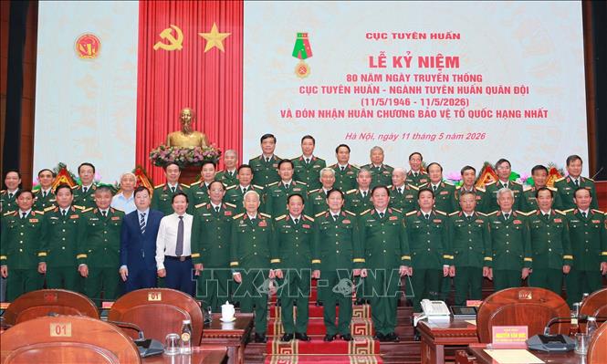 Đại tướng Nguyễn Trọng Nghĩa, Ủy viên Bộ Chính trị, Bí thư Trung ương Đảng, Chủ nhiệm Tổng cục Chính trị QĐND Việt Nam và các đại biểu. Ảnh: Trọng Đức - TTXVN
