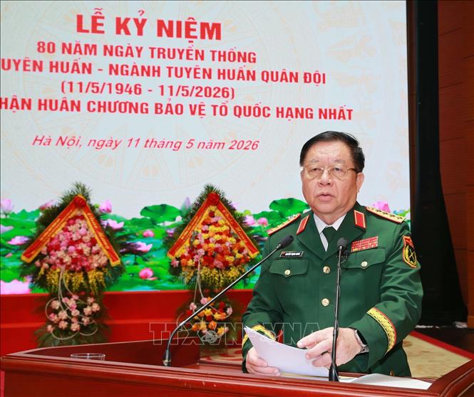 Đại tướng Nguyễn Trọng Nghĩa, Ủy viên Bộ Chính trị, Bí thư Trung ương Đảng, Chủ nhiệm Tổng cục Chính trị QĐND Việt Nam phát biểu chỉ đạo. Ảnh: Trọng Đức - TTXVN