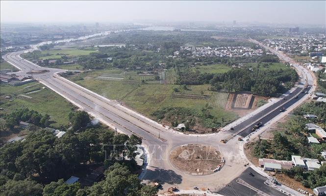 Hai nhánh của đường trục trung Biên Hòa, nhánh 1 được đề xuất đặt tên Nguyễn Văn Linh, nhánh 2 tên Minh Mạng. Ảnh: Công Phong - TTXVN