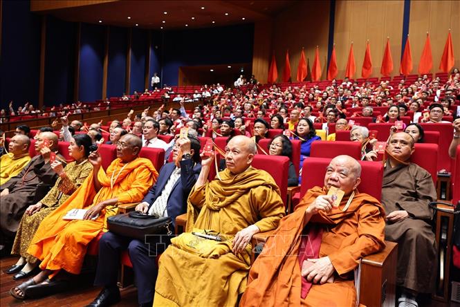 Các đại biểu biểu quyết tại phiên trù bị Đại hội đại biểu toàn quốc MTTQ Việt Nam lần thứ XI, nhiệm kỳ 2026 - 2031. Ảnh: Minh Đức - TTXVN