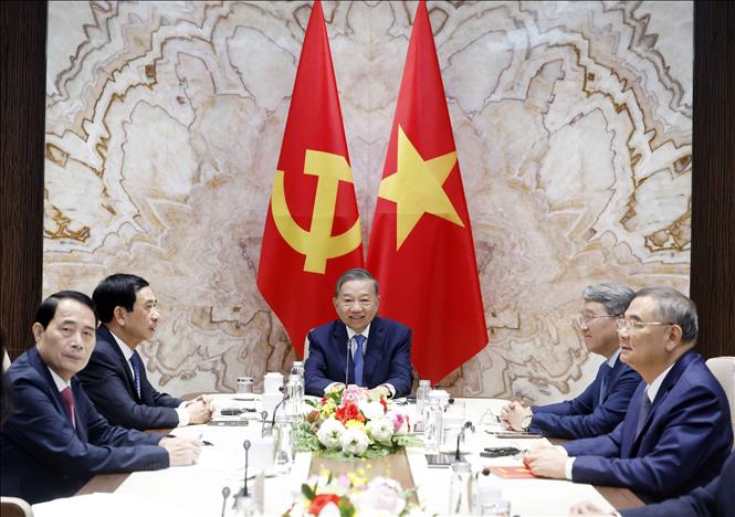 Tổng Bí thư, Chủ tịch nước Tô Lâm điện đàm trực tuyến với Tổng thống Liên bang Thụy Sĩ  Guy Parmelin. Ảnh: Thống Nhất – TTXVN