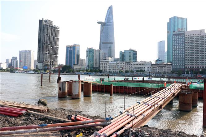 Toàn bộ cọc khoan nhồi của hai trụ chính TC1 và TC2 (D.1500) tại hai bờ phường An Khánh và phường Sài Gòn đã hoàn thành. Ảnh: Tiến Lực - TTXVN