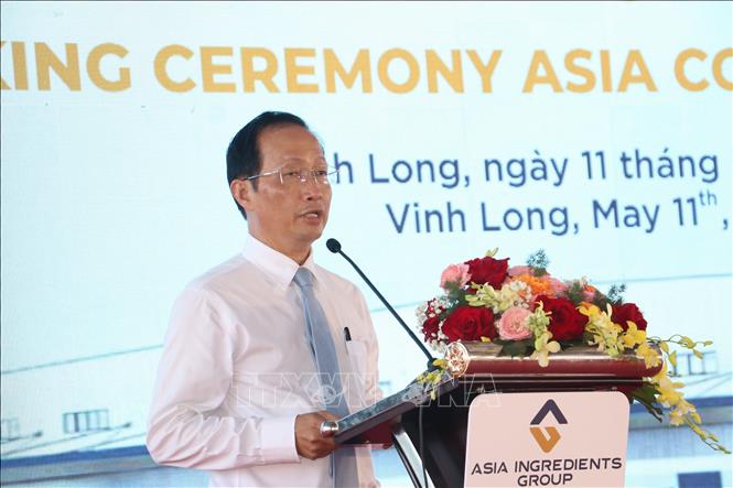 Phó Chủ tịch Ủy ban nhân dân tỉnh Vĩnh Long Nguyễn Trúc Sơn phát biểu tại lễ động thổ xây dựng nhà máy. Ảnh: Huỳnh Phúc Hậu - TTXVN