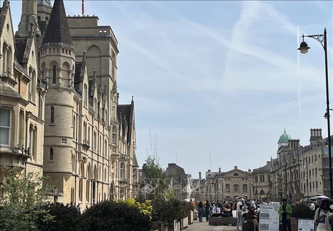 Đây là Oxford mà cả thế giới biết đến: thành phố của tri thức, nơi đào tạo hàng chục Thủ tướng Anh và hàng trăm người đoạt giải Nobel. Ảnh: Hương Giang - PV TTXVN tại Anh.