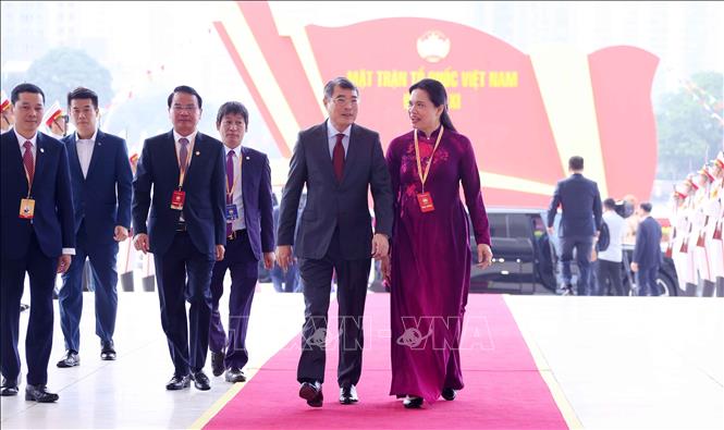 Thủ tướng Lê Minh Hưng đến dự khai mạc Đại hội XI Mặt trận Tổ quốc Việt Nam. Ảnh: Văn Điệp - TTXVN
