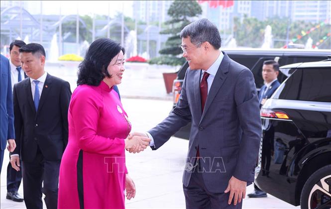 Thủ tướng Lê Minh Hưng đến dự khai mạc Đại hội XI Mặt trận Tổ quốc Việt Nam. Ảnh: Văn Điệp - TTXVN