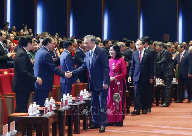 Tổng Bí thư, Chủ tịch nước Tô Lâm cùng các đồng chí lãnh đạo, nguyên lãnh đạo Đảng, Nhà nước tham dự phiên khai mạc trọng thể Đại hội đại biểu Mặt trận Tổ quốc Việt Nam lần thứ XI. Ảnh: Thống Nhất – TTXVN