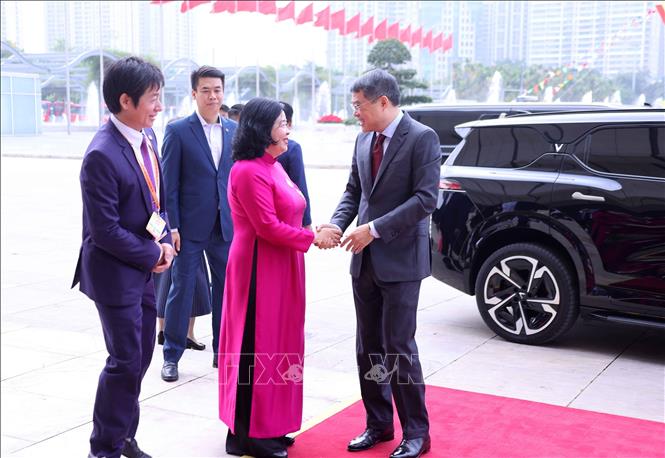 Thủ tướng Lê Minh Hưng đến dự phiên khai mạc trọng thể Đại hội XI Mặt trận Tổ quốc Việt Nam. Ảnh: Văn Điệp - TTXVN