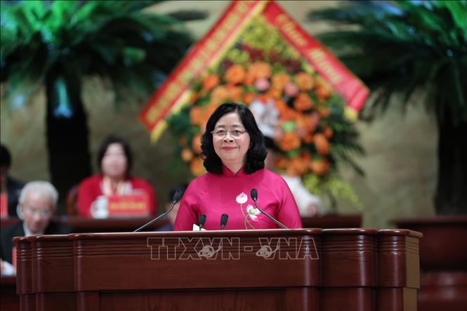 Đồng chí Bùi Thị Minh Hoài, Ủy viên Bộ Chính trị, Bí thư Trung ương Đảng, Bí thư Đảng ủy Mặt trận Tổ quốc, các đoàn thể Trung ương, Chủ tịch Ủy ban Trung ương Mặt trận Tổ quốc Việt Nam đọc Diễn văn khai mạc Đại hội. Ảnh: Minh Đức - TTXVN