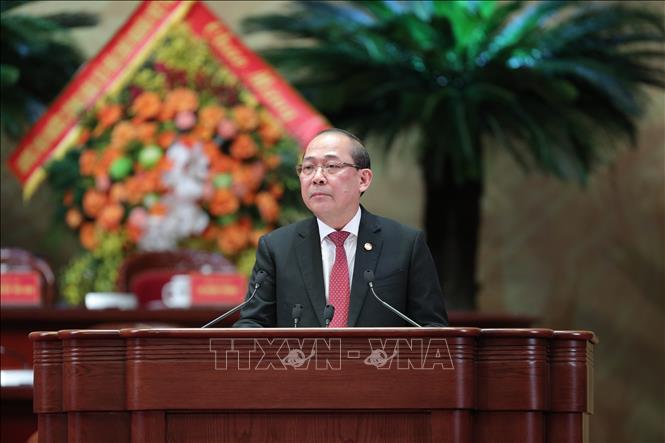 Ông Hoàng Công Thủy, Phó Chủ tịch Ủy ban Trung ương Mặt trận Tổ quốc Việt Nam tuyên bố lý do, giời thiệu đại biểu và báo cáo kết quả ngày làm việc thứ nhất của Đại hội. Ảnh: Minh Đức - TTXVN