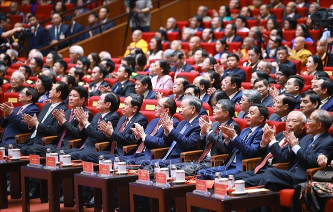Tổng Bí thư, Chủ tịch nước Tô Lâm cùng các đồng chí lãnh đạo, nguyên lãnh đạo Đảng, Nhà nước tham dự phiên khai mạc trọng thể Đại hội đại biểu Mặt trận Tổ quốc Việt Nam lần thứ XI. Ảnh: Dương Giang  – TTXVN
