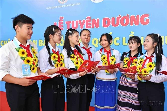 Đại biểu có thành tích xuất sắc đại diện cho đội viên, thiếu niên, nhi đồng cả nước dự Lễ Tuyên dương cháu ngoan Bác Hồ toàn quốc lần thứ X – năm 2025. Ảnh: Minh Đức – TTXVN